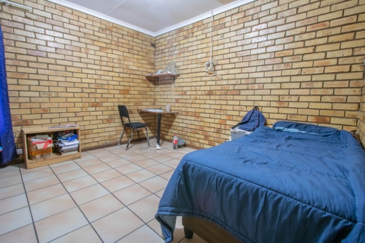 To Let 11 Bedroom Property for Rent in Die Bult North West